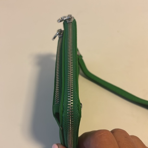 GREEN LEATHER ROYAL BAGGER COIN PURSE WITH WRISTLET STRSP SILVER HARDWARE - Picture 3 of 6